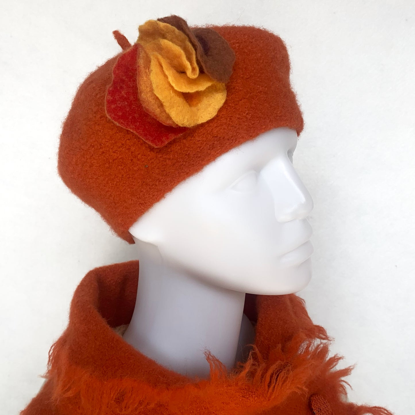 100% Felted Wool Beret - Orange & Lilas flowers