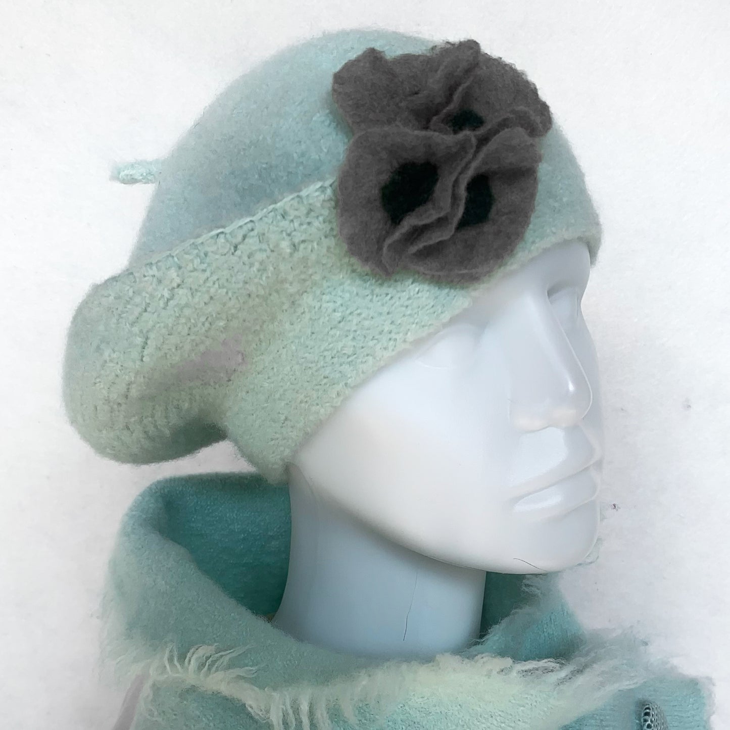100% Felted Wool Beret - Mint & Oat flowers
