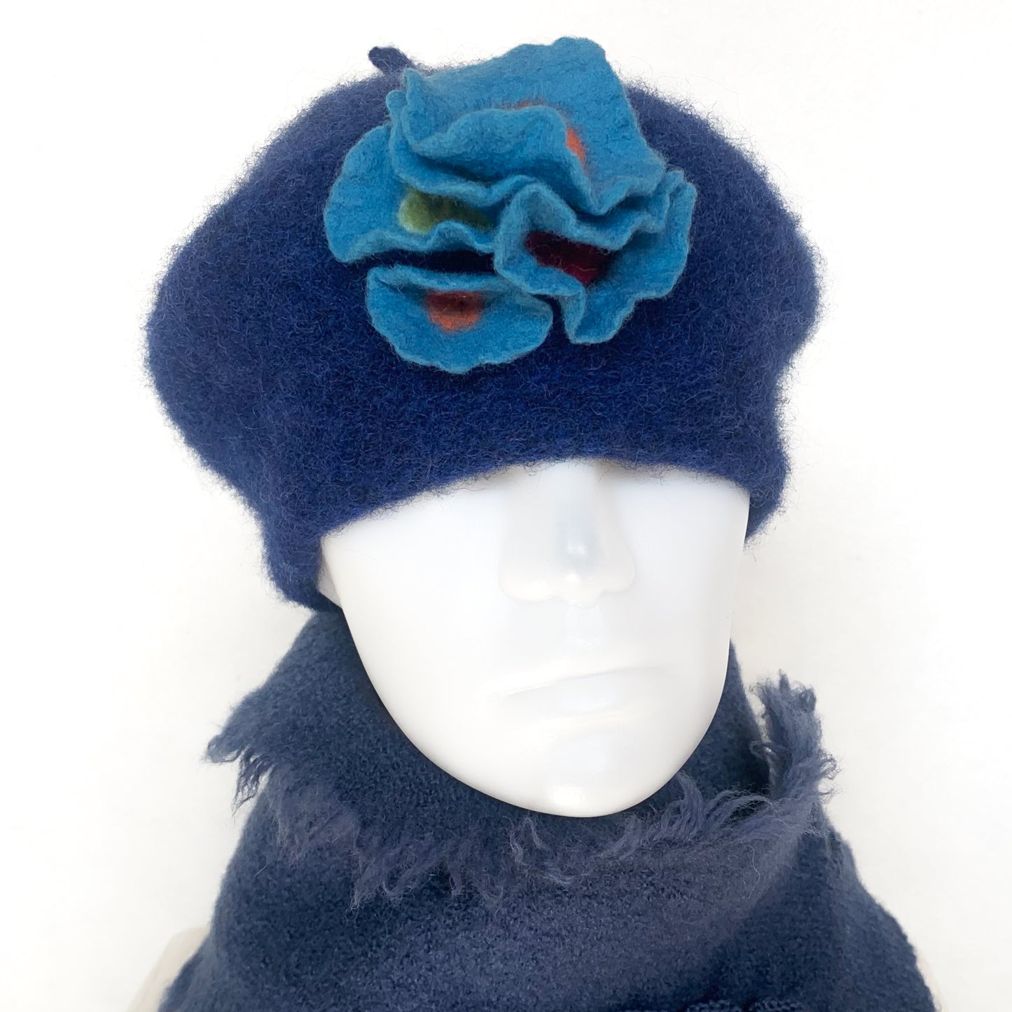 Béret 100% laine feutrée - Marine & Fleurs turquoise