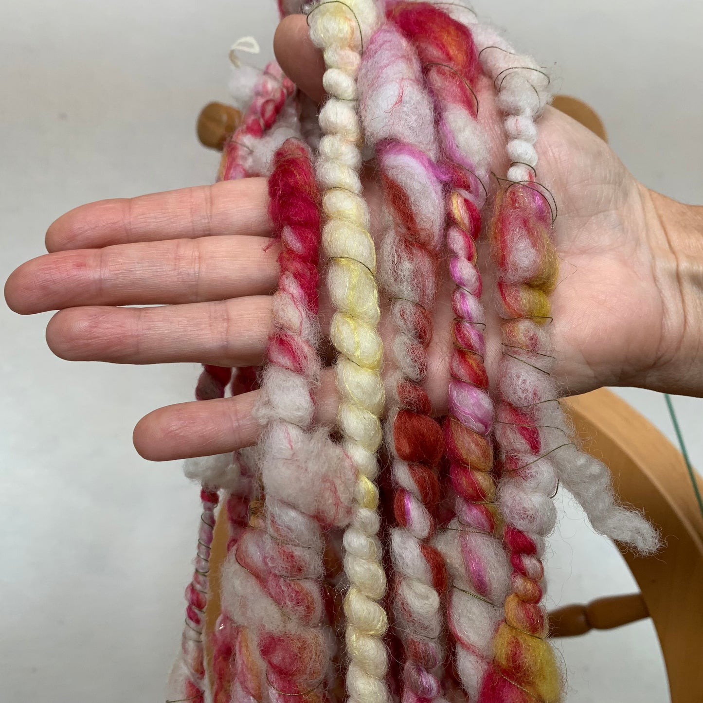 Écheveau de laine filée main - 001